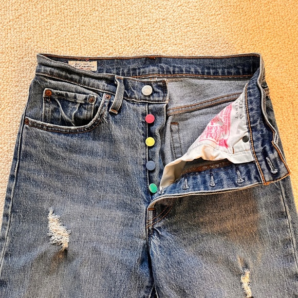 501 Levis Ripped Jeans - Picture 1 of 4